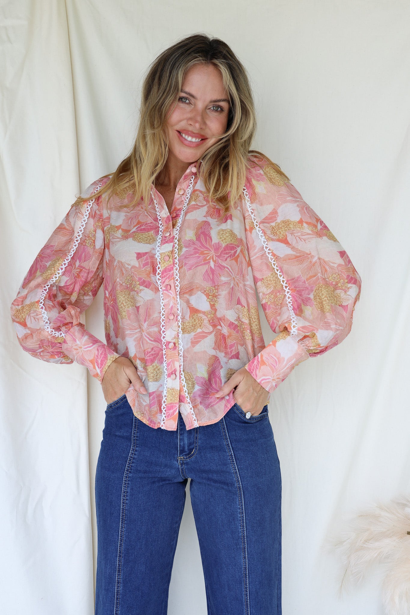 PRETTY GIRL SHIRT - BLUSH PINK