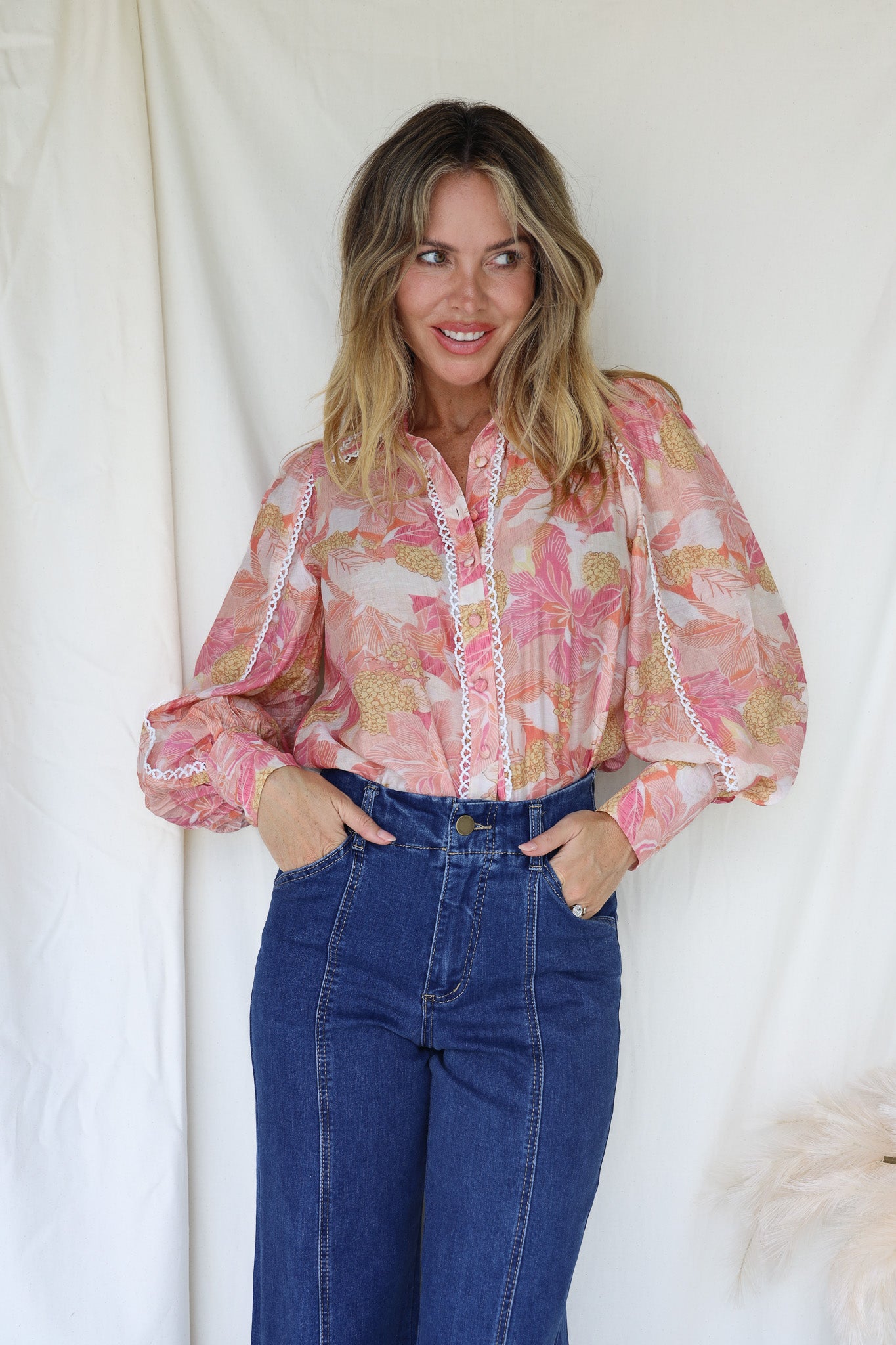 PRETTY GIRL SHIRT - BLUSH PINK