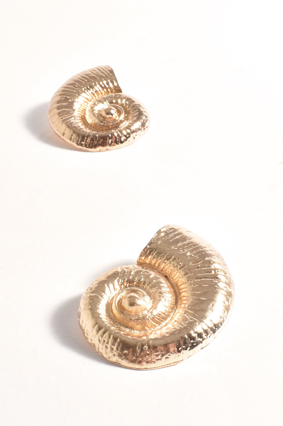 SEASHELL EARRING