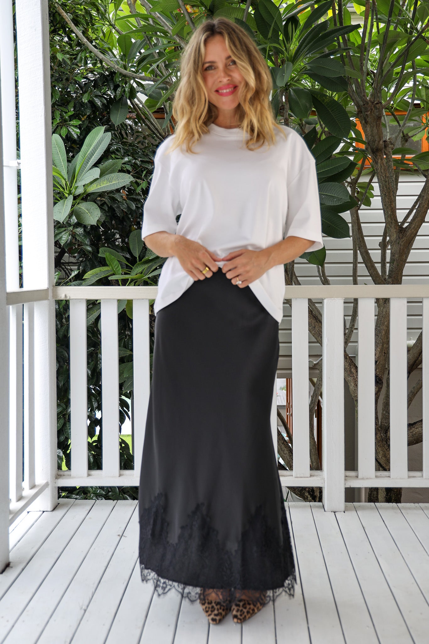 ISABELLA LACE SKIRT IN BLACK