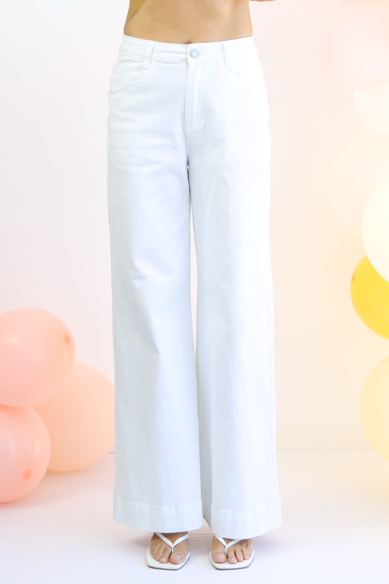 Runway Stretch Flare Jean in White
