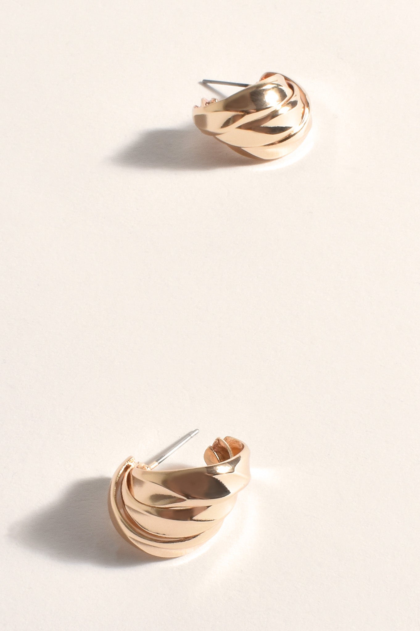 CURVED TRI SHAPED MINI HOOPS - GOLD