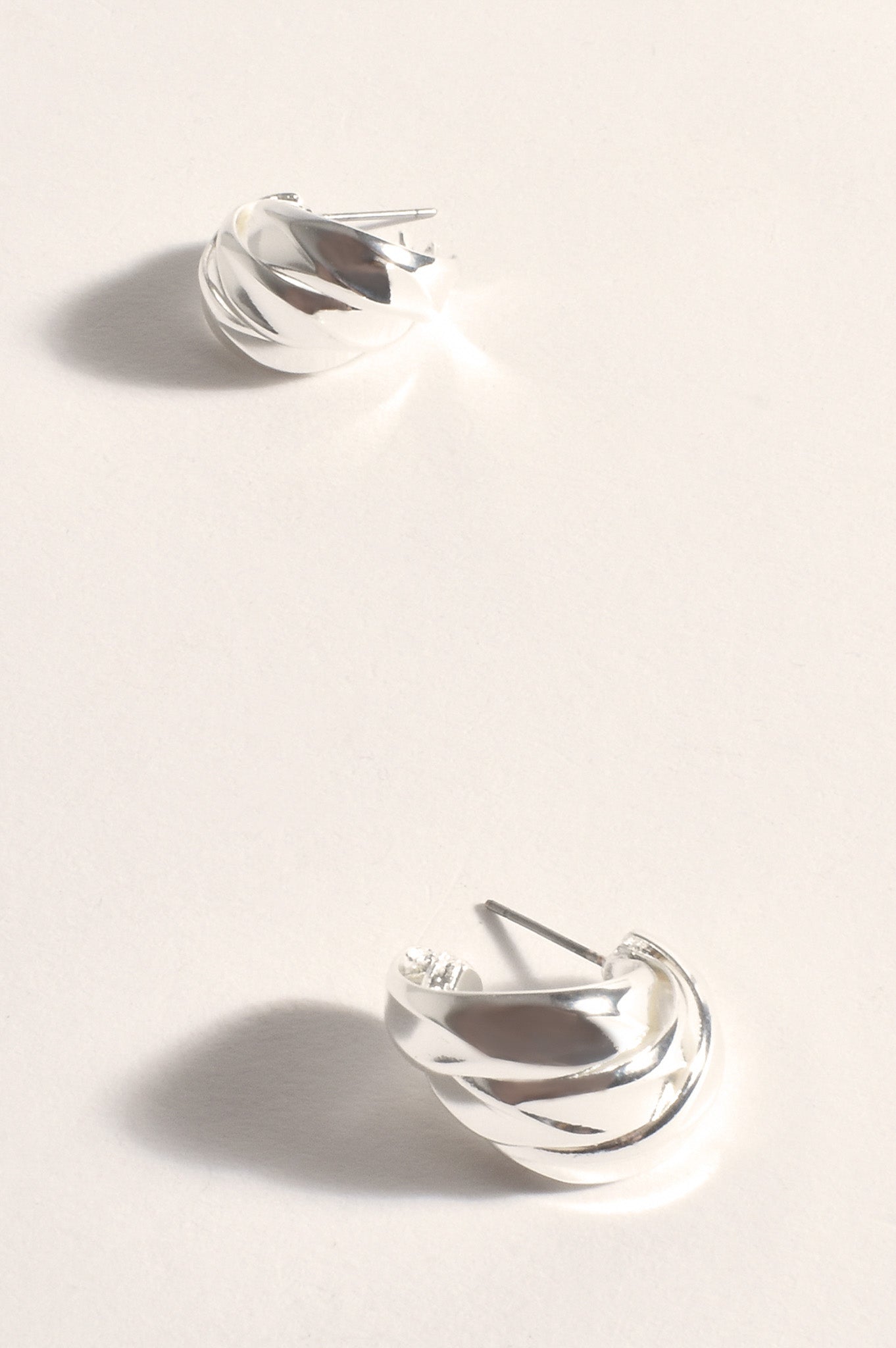 CURVED TRI SHAPED MINI HOOPS - SILVER