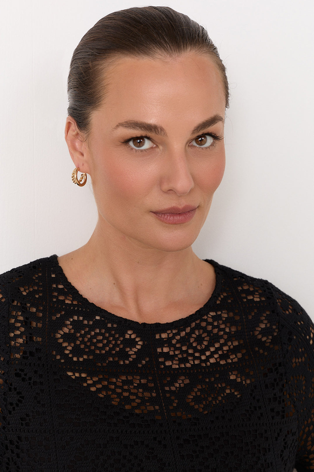 GOLD TWIST DOUBLE HOOP EARRINGS