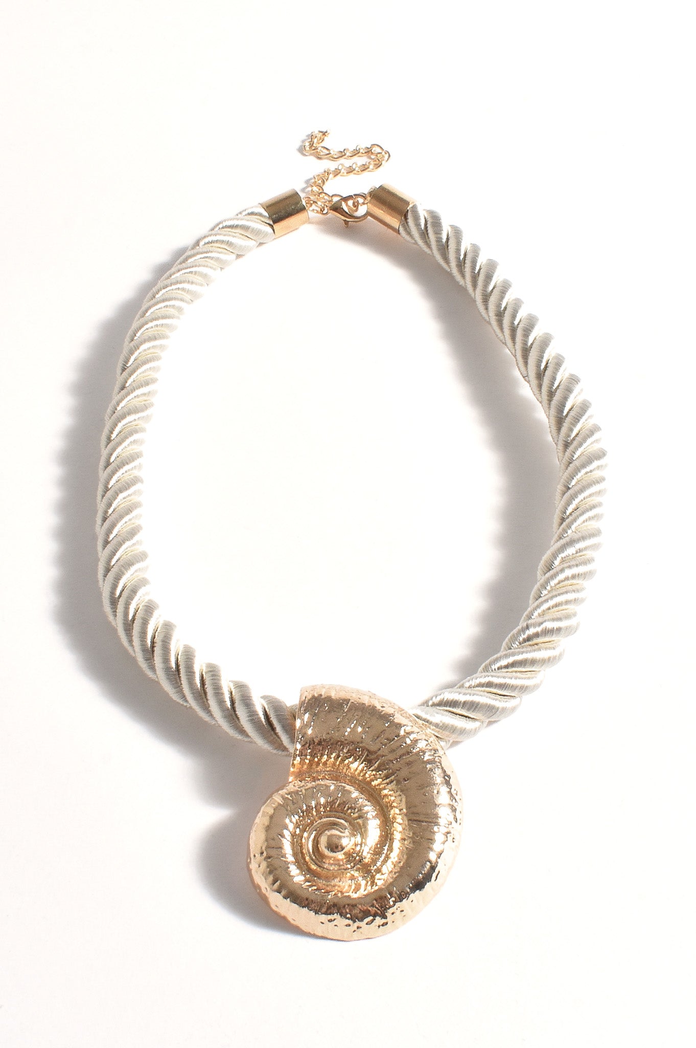 SEASHELL NECKLACE