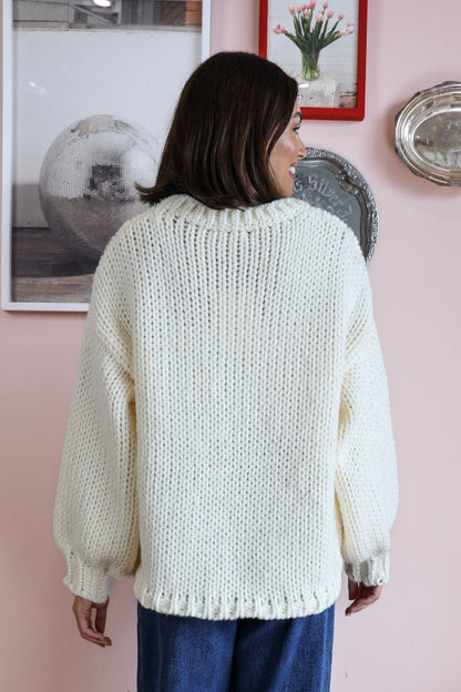PERFECT BOW KNIT JUMPER  IN CREAM