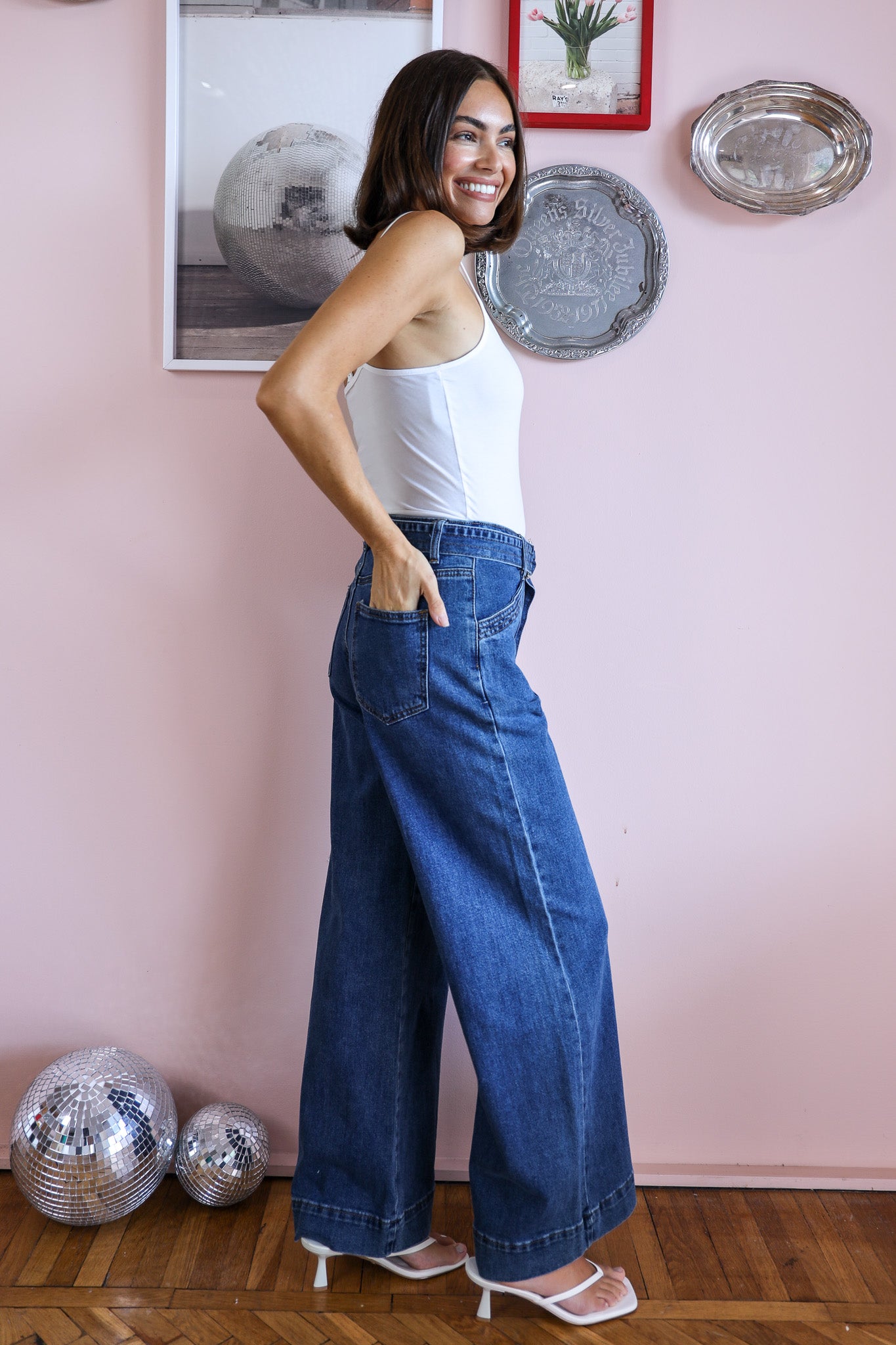 GOOD TIME JEAN IN MID INDIGO WASH