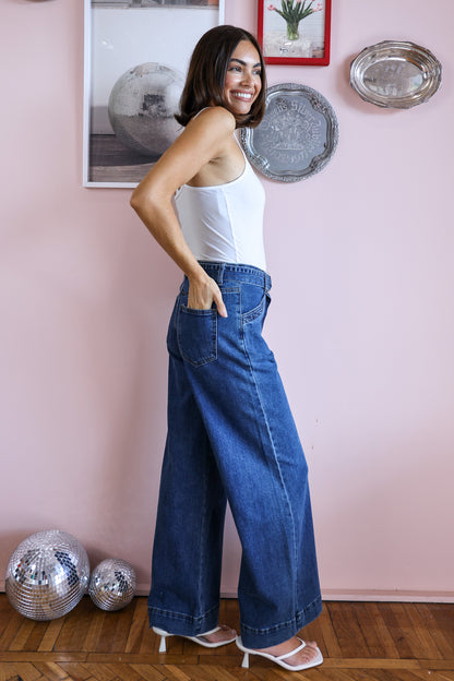 GOOD TIME JEAN IN MID INDIGO WASH