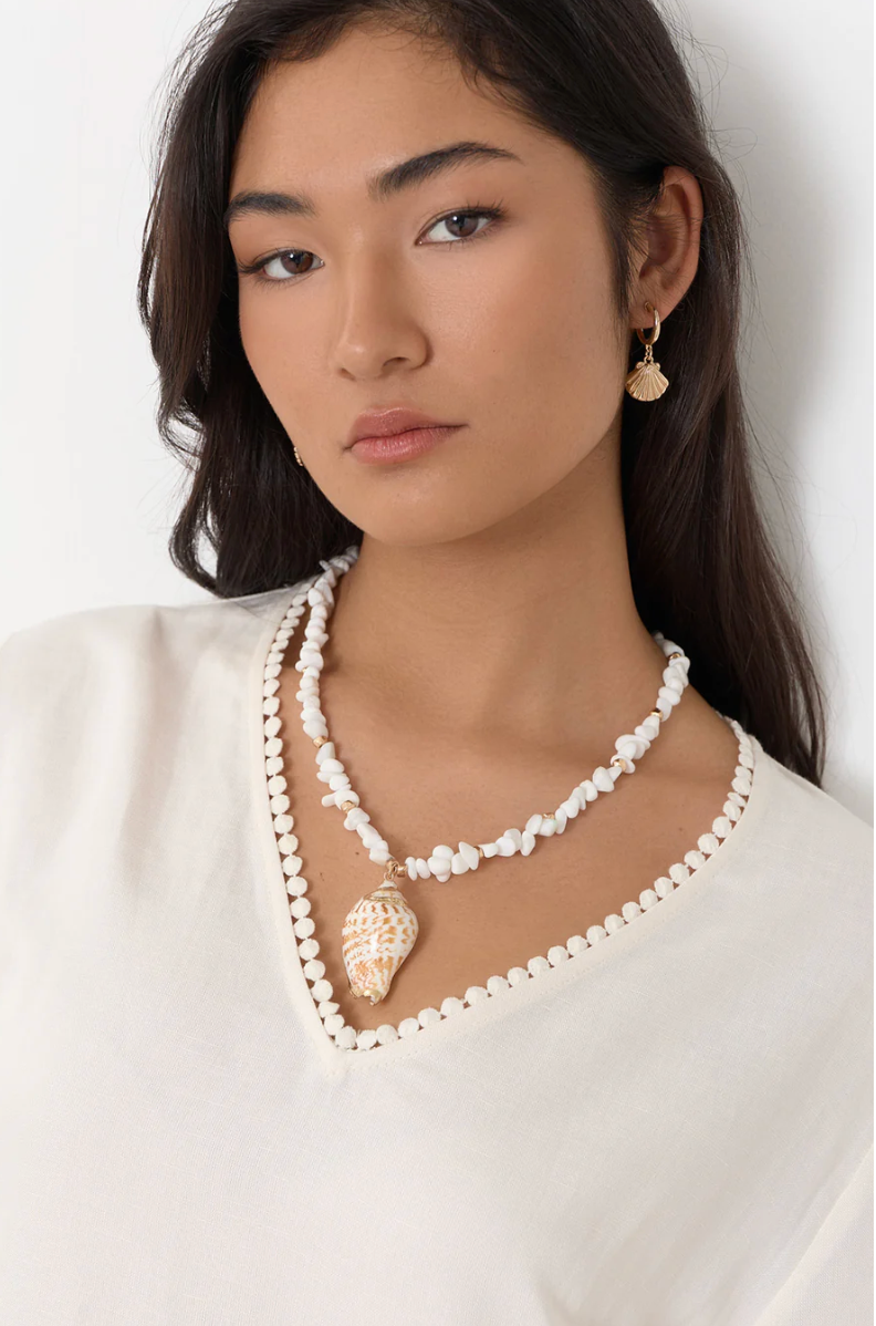 SHELLY NECKLACE