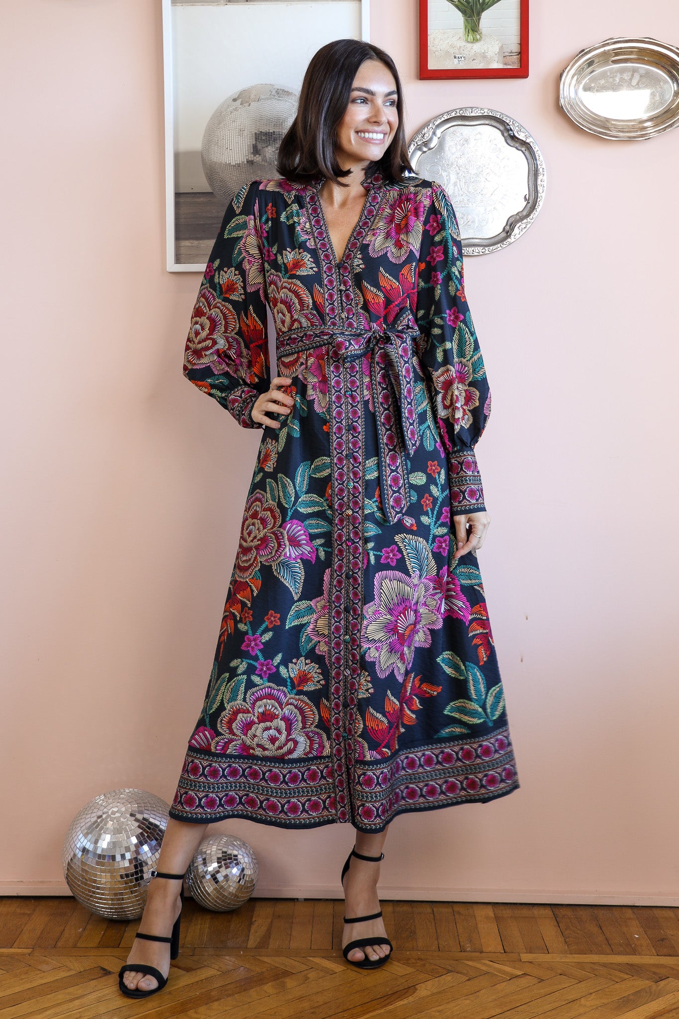 SERENADE MIDI DRESS IN BLACK FLORAL