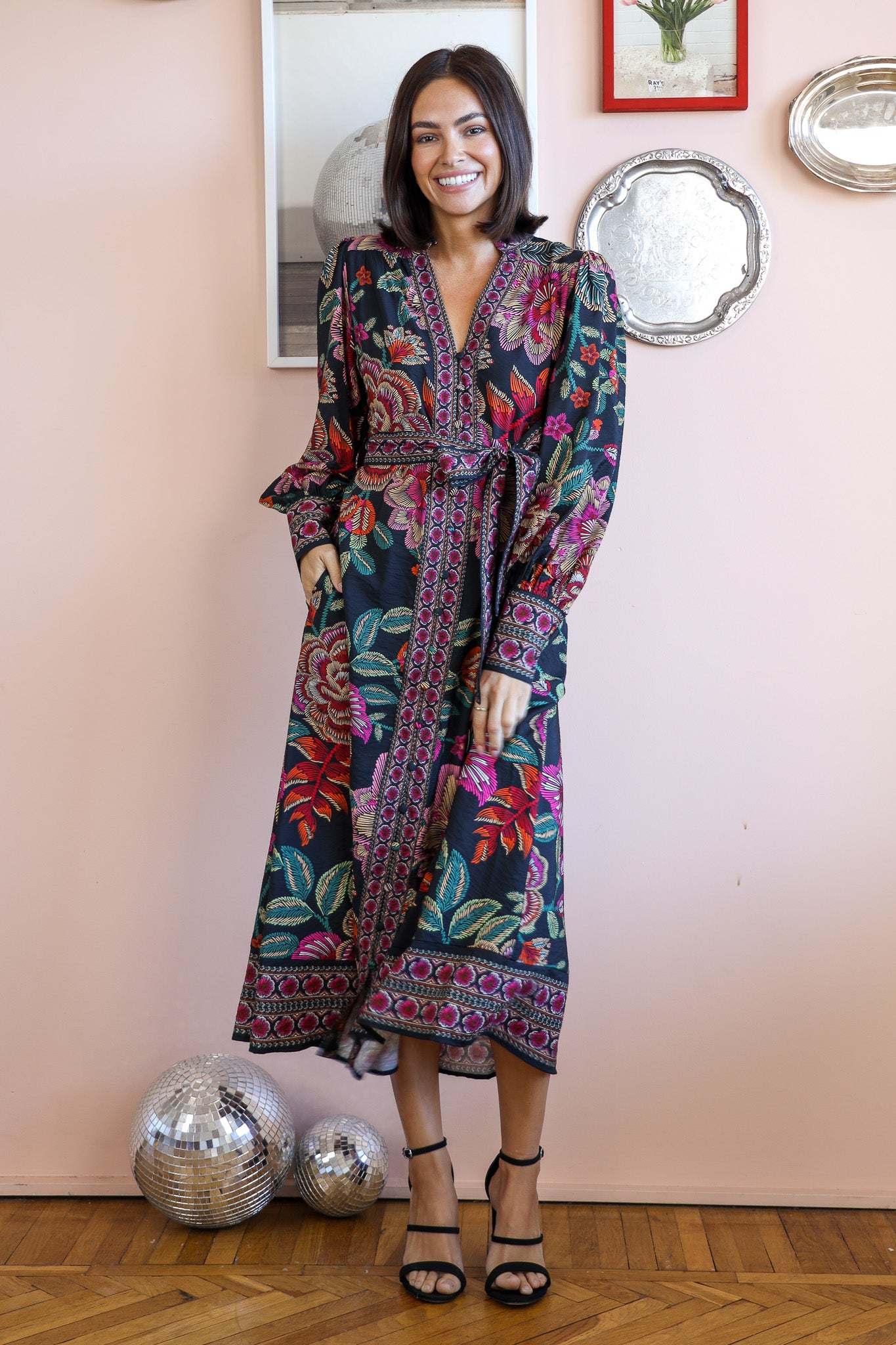 SERENADE MIDI DRESS IN BLACK FLORAL